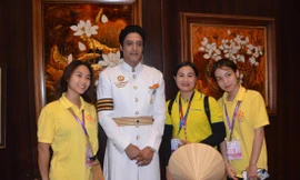  Gagan Malik chụp ảnh cùng người hâm mộ. Ảnh: M.Đ 