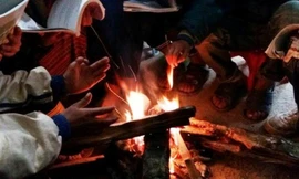 Các chuyên gia cảnh báo, tuyệt đối không dùng than củi để sưởi ấm trong phòng kín 