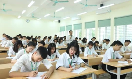 Tự chủ Đại học: Nỗi lo học phí tăng