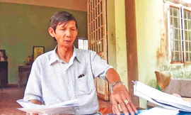 Ông Nguyễn Văn Côi trình bày sự việc với phóng viên Tiền Phong cách đây 2 năm về trước . Ảnh: Nguyễn Thành ​