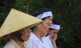 Người thân của các em học sinh bị đuối nước đau xót trước mất mát bất ngờ 