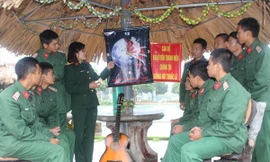 Công tác tuyên truyền về tác hại của thuốc lá tại Trung đoàn 148 luôn được thực hiện nghiêm túc, hiệu quả. Ảnh: Đ.D.T 