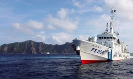 Một tàu tuần duyên Nhật Bản tuần tra gần quần đảo Senkaku/Điếu Ngư ảnh: Reuters