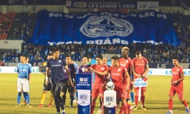 HAGL cất quá nửa trụ cột trên ghế dự bị ở trận thua 1-3 Quảng Ninh hôm 20/10 Ảnh: Anh Tú 