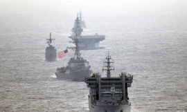 Tàu chiến của bốn nước Mỹ, Nhật, Ấn Độ và Philippines tập trận trên biển Đông từ 2-8/5 ảnh: hải quân Nhật Bản