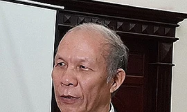 Theo ông Đinh Trọng Thịnh, trước hết, chúng ta nên mở cửa đường hàng không và ưu tiên nhập cảnh với nhà đầu tư, chuyên gia nước ngoài. 