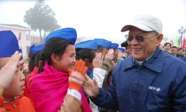 Ông Tăng Xuân Ngọc trở lại Sầm Nưa dịp kỷ niệm 60 năm Ngày truyền thống Quân tình nguyện và chuyên gia Việt Nam tại Lào 