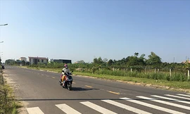 Đường Đô Đốc Lân (TP Đà Nẵng), nơi công ty Quảng Đà vẽ dự án để rao bán các lô đất nền đang bị CA TP Đà Nẵng điều tra làm rõ hành vi lừa đảo. Ảnh: Thanh Trần 