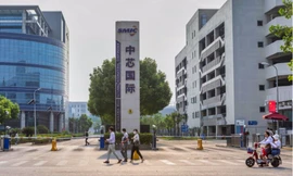 Trước trụ sở SMIC tại Thượng Hải. Ảnh: EPA-EFE 