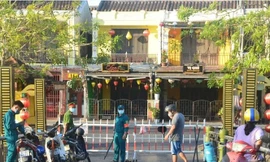 Doanh nghiệp du lịch mong du khách chia sẻ khó khăn trong bối cảnh đại dịch Ảnh: KỲ SƠN 