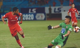 Chân sút ngoại đóng vai trò quan trọng vào thành tích của các CLB tại V-League ảnh: NHƯ Ý 