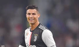 Ronaldo đồng ý giảm lương, giúp Juventus vượt khó 