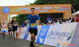 Chàng kỹ sư khuyết tật và niềm vui trên đường chạy 21 km