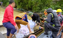 Hơn 20.000 suất quà đã đến người dân vùng lũ kịp thời nhất