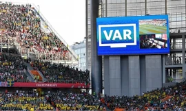 VAR là trợ thủ đắc lực của các trọng tài. Ảnh: Getty Images 