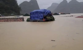 Trong trận lũ lụt vừa qua, ở “rốn lũ” Tân Hóa có nhiều nhà bị ngập tới nóc 