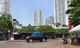 Phố Cầu Mới (Ngã Tư Sở) không còn tình trạng tiểu thương bày bán trên vỉa hè, lòng đường