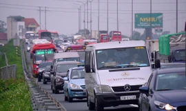 Cao tốc Pháp Vân - Ninh Bình ùn tắc dịp nghỉ lễ Ảnh: Nguyễn Hoàn