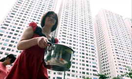 Mất nước là nỗi khổ “đến hẹn lại lên” của người dân Thủ đô mỗi khi hè về 