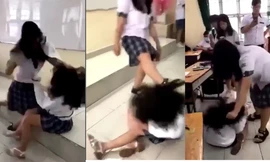 Hai nữ sinh Trường THPT Phan Đăng Lưu, TPHCM đánh nhau ngay trong lớp học, ngày 10/3 