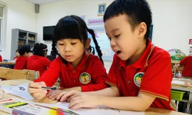 Học sinh lớp 1 Trường Tiểu học Tràng An trong giờ học 