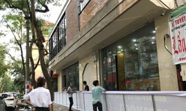 Công trình vi phạm trên phố Hàng Chuối