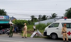 Khởi tố 4 người hất xăng chống cưỡng chế giao đất