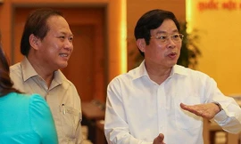 Ông Trương Minh Tuấn (trái) và ông Nguyễn Bắc Son