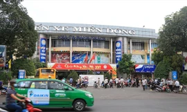 Bến xe Miền Đông (thuộc Tổng Cty Cơ khí Giao thông Vận tải Sài Gòn - SAMCO) - bến xe liên tỉnh lớn nhất cả nước, để xảy ra nhiều sai phạm Ảnh: Huy Thịnh 