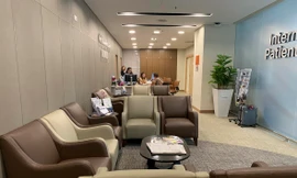 Bằng chính sách quảng bá trong năm 2018, các bệnh viện tư nhân ở Malaysia đã đón hơn 14 nghìn người Việt sang khám chữa bệnh tại đây (Trong ảnh, phòng chờ cho bệnh nhân nước ngoài đến khám tại Sunway Medical Centre) ảnh L.N 