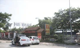  Nhà hàng, quán bia kinh doanh trong khuôn viên Khu LHTT Mỹ Đình ảnh: P.N 