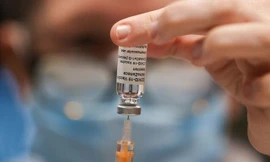 Vắc-xin COVID-19 của AstraZeneca. Ảnh: Reuters 