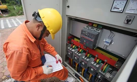 'Giá điện không tăng 8,36% như EVN công bố'?