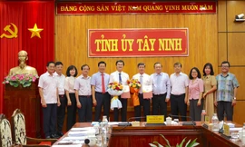 Buổi lễ công bố quyết định của Ban Bí thư tại Tây Ninh sáng 12/3. Ảnh: BTN