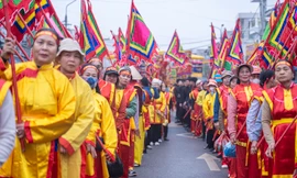 Hàng nghìn người dân tham dự Lễ hội đền Tranh 2025