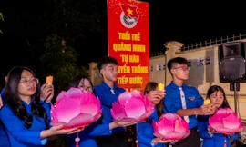Tuổi trẻ Quảng Ninh xúc động thắp nến tri ân các anh hùng, liệt sĩ