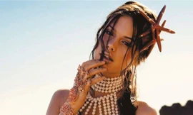 Jessica Clarke 'nàng tiên' biển gợi cảm