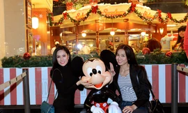 Hoa hậu châu Á tại Mỹ tươi như hoa dù mất túi nghìn đô