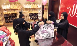 Năm ngoái, phụ nữ Ả-rập Xê-út được phép làm việc trong các cửa hàng bán đồ lót
