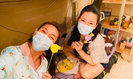 “Đại sứ thương hiệu” khu cách ly Võ Hoàng Yến: Dạy catwalk chán rồi chị đi mai mối cho fan