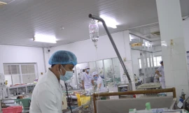 Cùng bị đau lưng, cô gái suýt mất mạng vì uống chung đơn thuốc với mẹ