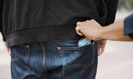 Mẹ rủ cả 3 con cùng đi trộm cắp