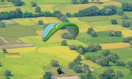 90 phi công hội dù lượn 'bay trên Phụng Hoàng Sơn'