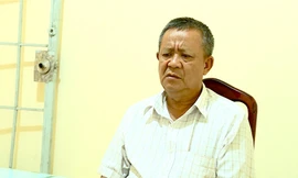 Bé gái 6 tuổi bị hàng xóm thân thiết của mẹ dâm ô