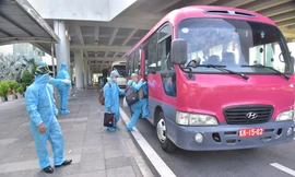 Đón hàng trăm công dân Việt và người nước ngoài từ Ấn Độ về nước