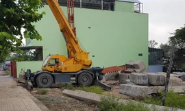 Đứt giàn giáo lúc thi công nhà, một người bị bê tông đè tử vong