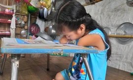 Nghị lực phi thường của cô bé khiếm khuyết tay chân