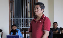 Mâu thuẫn hùn tiền, bị cáo dùng dao cứa cổ bạn nhậu