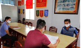 Không đeo khẩu trang còn chửi bởi, thách thức cán bộ khi bị phạt 300.000 đồng