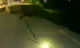 Quốc lộ 91 ở An Giang tiếp tục sụt xuống sông Hậu